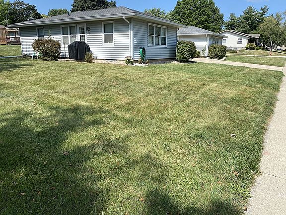 2nd image of 1420 N Van Buren St