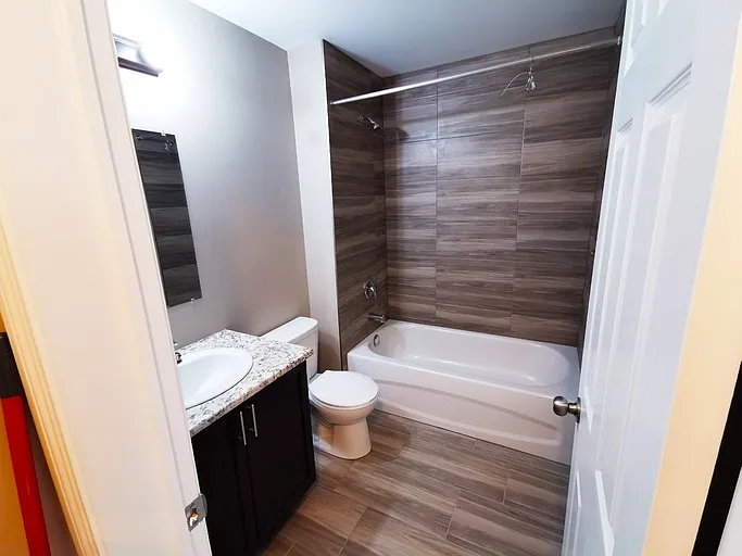 222 Toronto Ave #2 — Photo 3