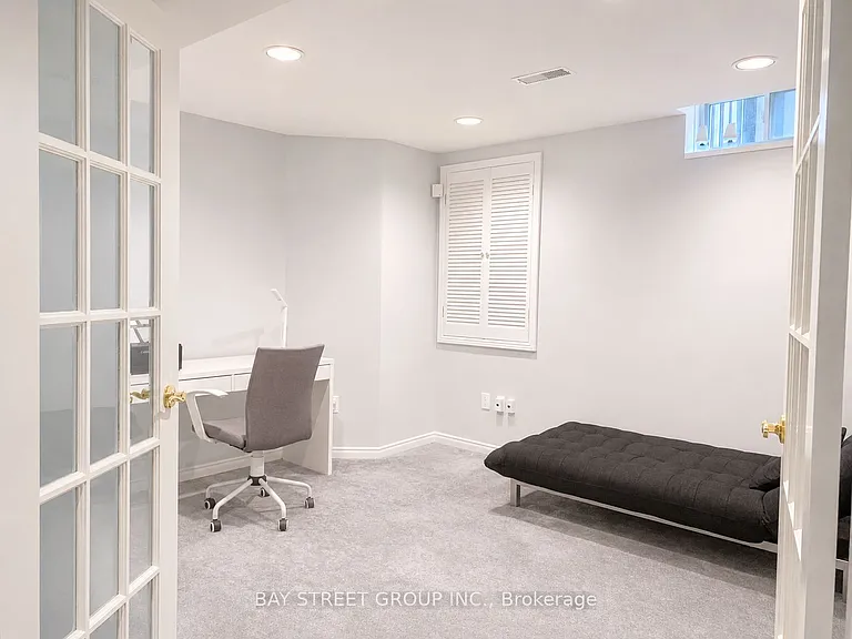 1469 Sprucewood Ter — Photo 20