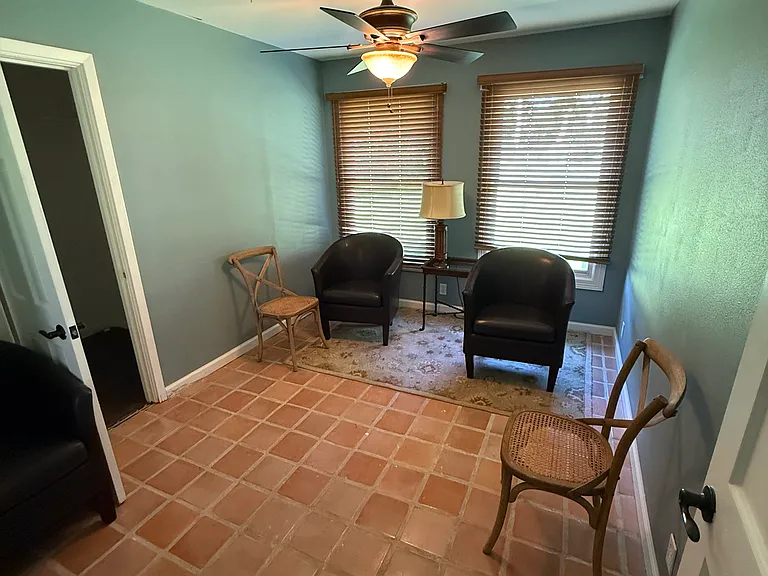 3rd bedroom or great office space