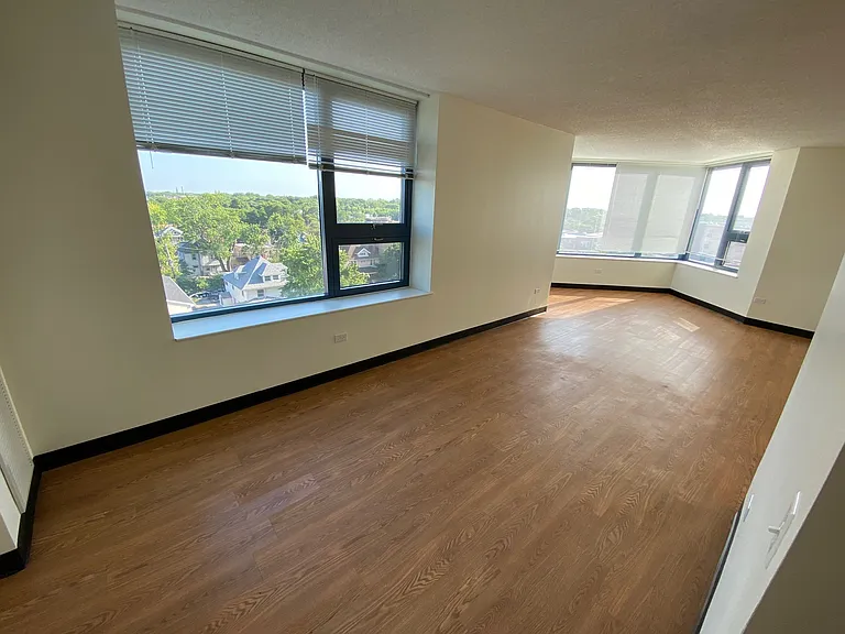 James Sneider Apartments — Photo 16