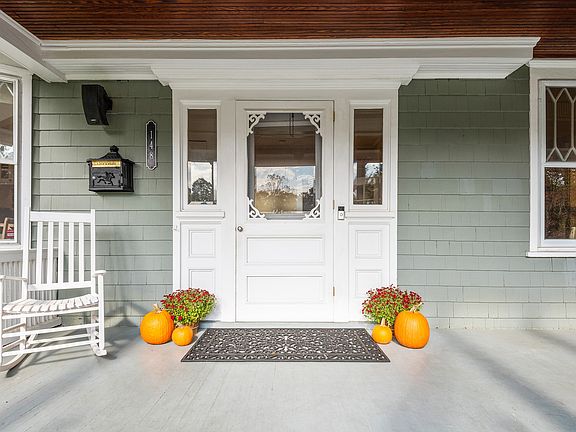 148 Montgomery Circle