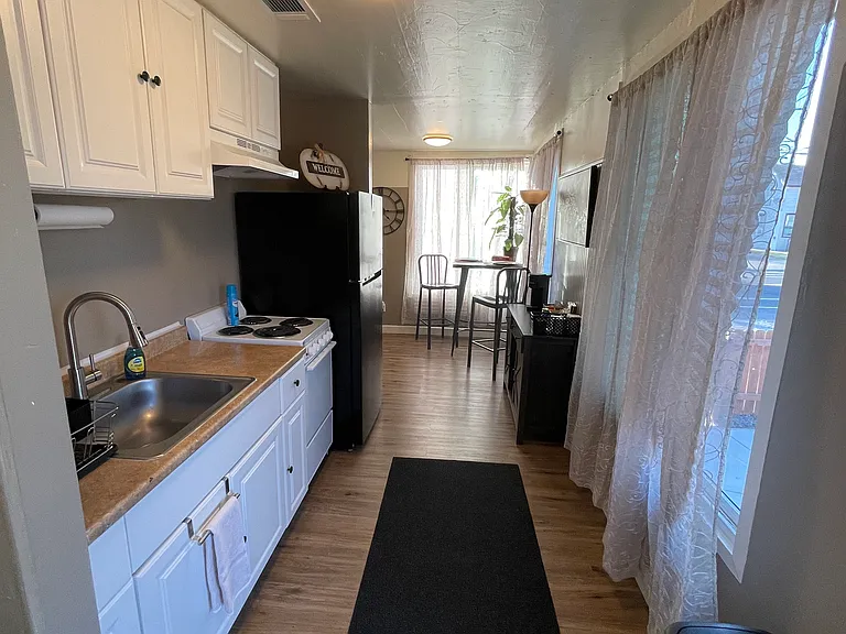 230 W Myrtle St #A — Photo 18