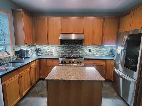 8547 Kirkwood Ln N, Maple Grove, MN 55369