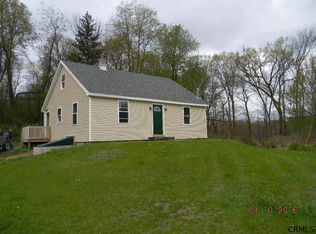 34 Dunsbach Rd, Halfmoon, NY 12065