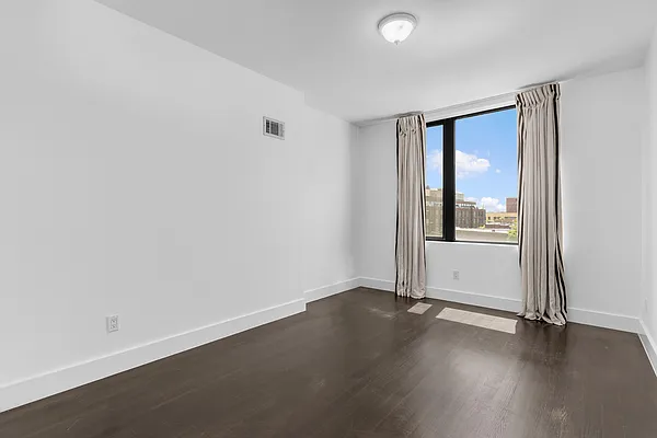 Rented by Corcoran | media 27