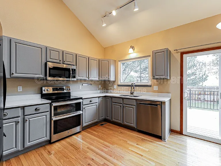 2329 Alpha Ct — Photo 7