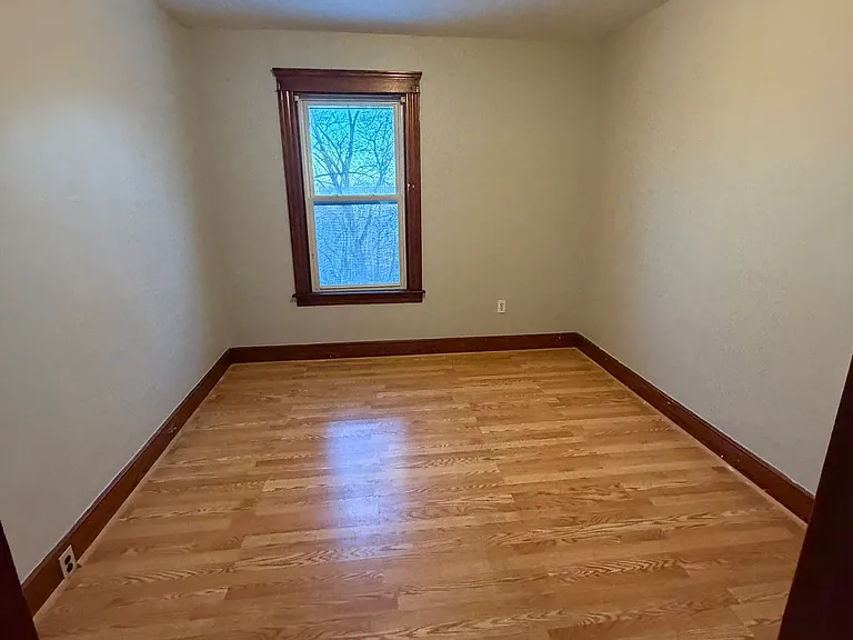 21 Richland Ave #2R — Photo 3