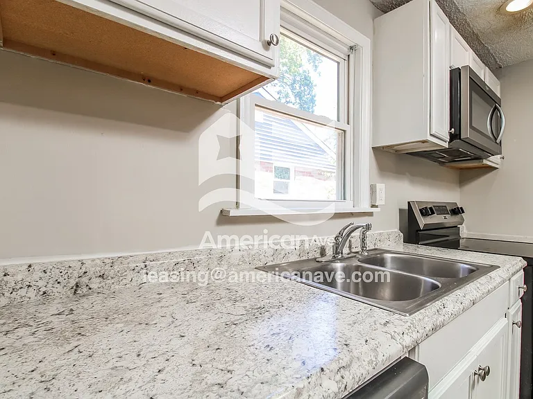 92536_011_kitchen_6.jpg