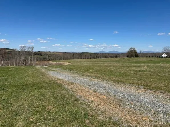 2 Ashbys Way, Huddleston, VA 24104