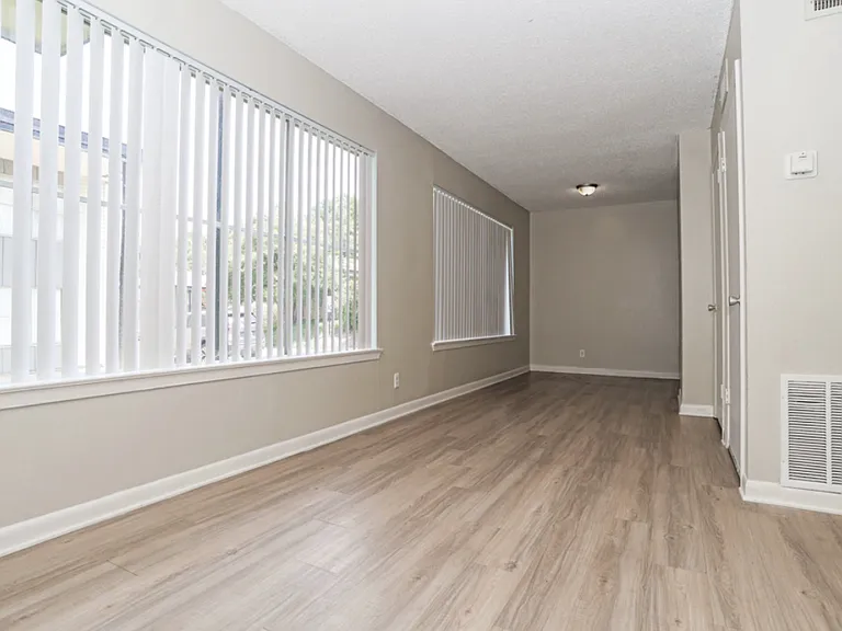 Misty Hollows Apartments — Photo 3