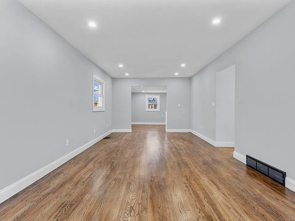 4 bed, 1272 sqft, $3,200 — Photo 4