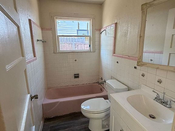5th image of 3709 Beverly Dr
