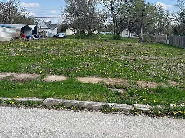 716 S 14th St, Terre Haute, IN 47807