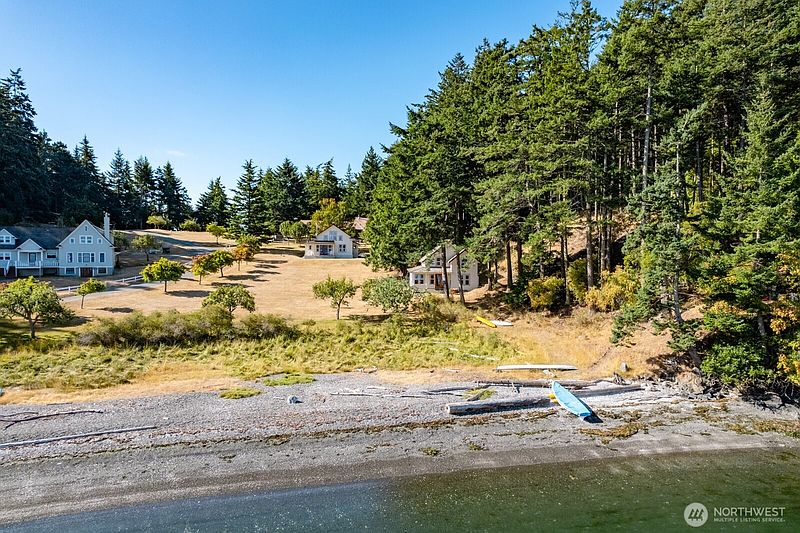 5th image of 68 Sylvan Cove West