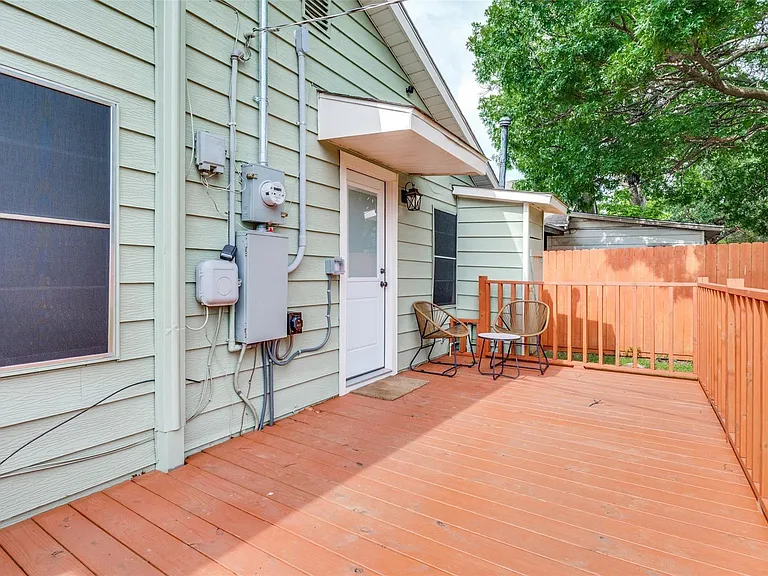 2723 Sharon St — Photo 20