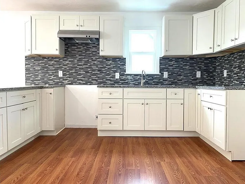 7 Blossom St #1