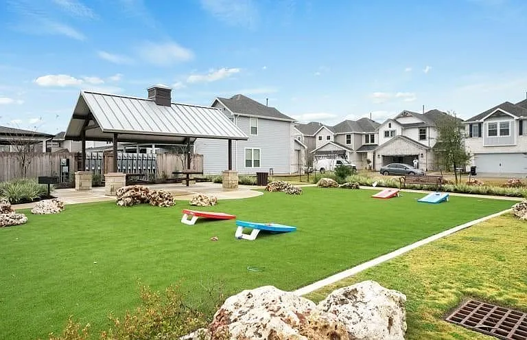 3420 Avondale View Dr — Photo 2