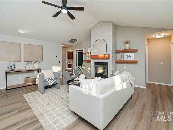 4th image of 408 S Whisperwood Way
