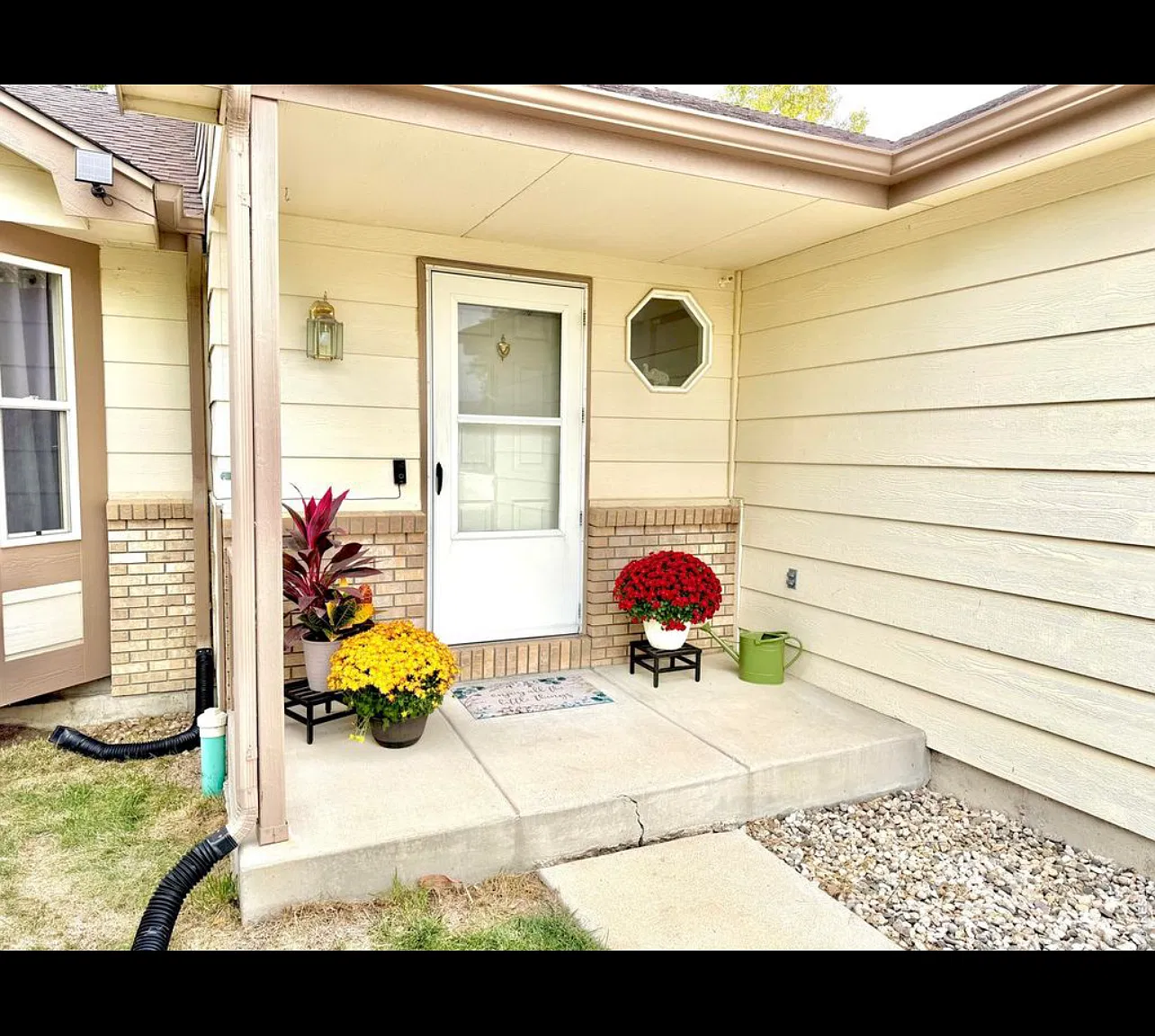 5 bed, 2403 sqft, $3,500 — Photo 2