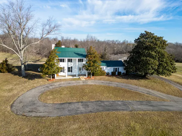 305 Simpkins Ln, Mayfield, KY 42066