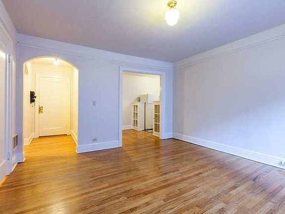 2nd image of 831 SW Vista Ave #4c83d5e6c