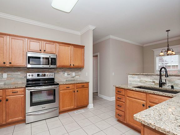 4th image of 1475 Winterberry Dr