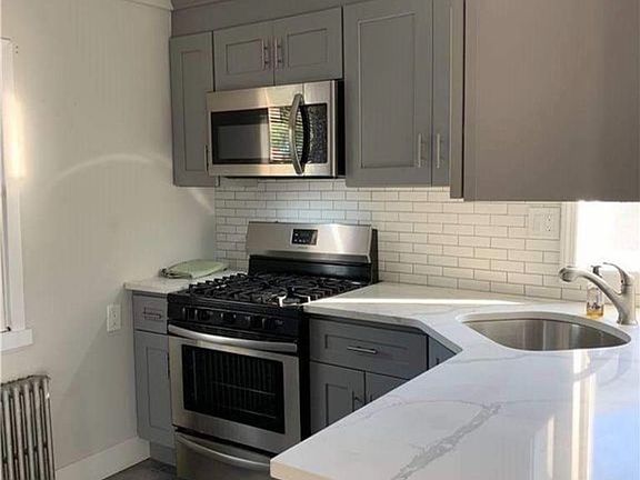 5th image of 318 Linden St