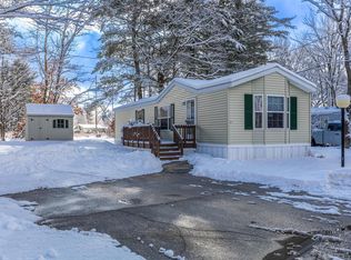 27 Melrose Dr, Rochester, NH 03868