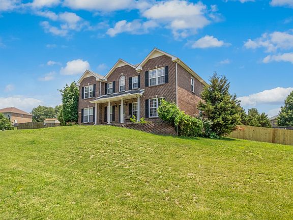 3rd image of 709 Forrest Cove Ct