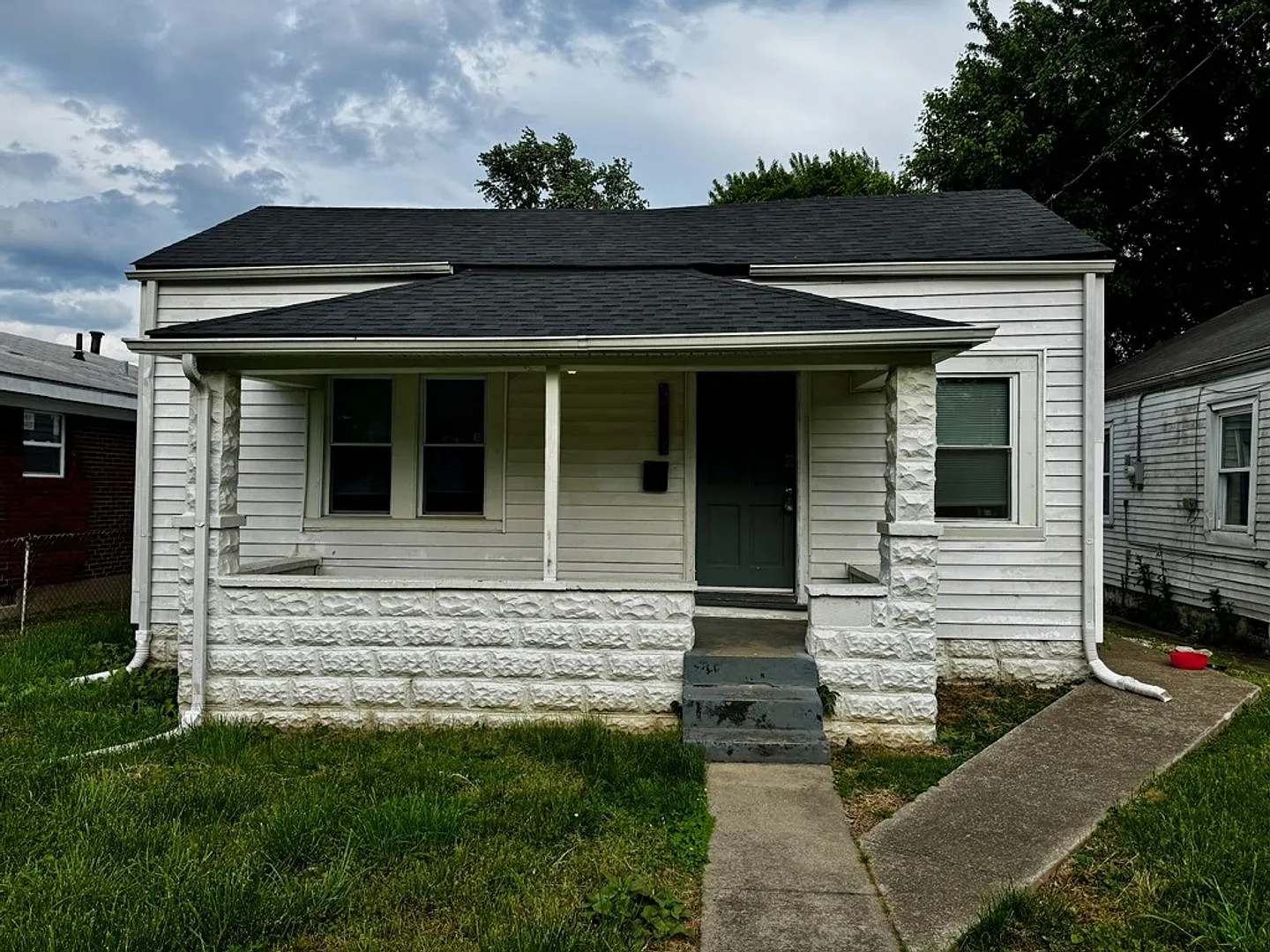 Move-In Special - 1/2 Month Free Rent 3 Bed 1 Bath - Single Family House — Photo 1