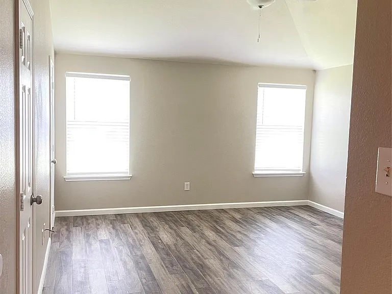 8904 Chisholm Trl — Photo 7