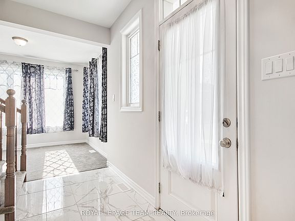 3rd image of 221 Merak Way