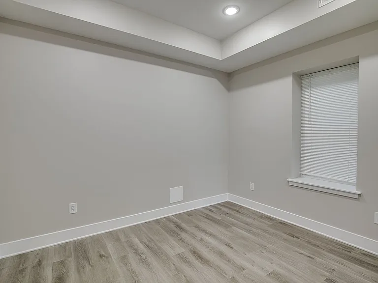 2019 N College Ave — Photo 35