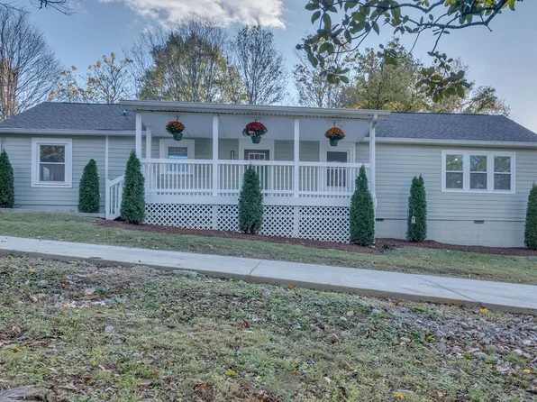 1010 Forestwood Rd, Ashland City, TN 37015