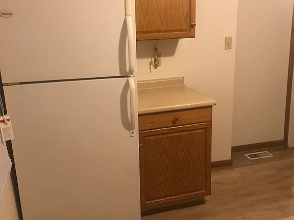 5th image of 174 Bell Ave