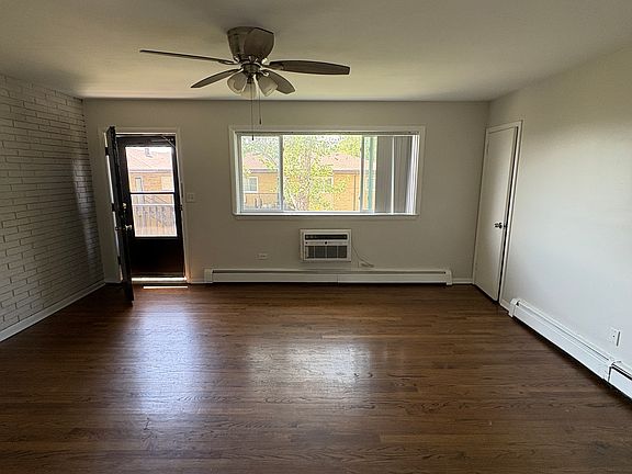 3rd image of 593 Park Plz APT 4