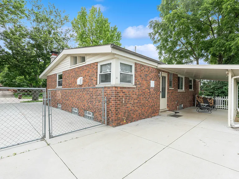 3205 Braddock St — Photo 33