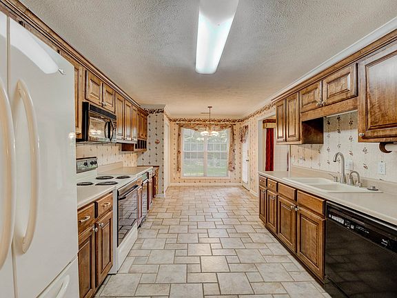 3rd image of 91 Autumn Valley Dr