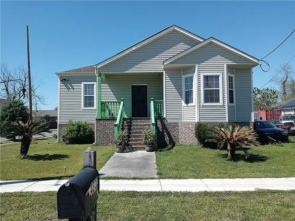 4800 Eastview Dr, New Orleans, LA 70126