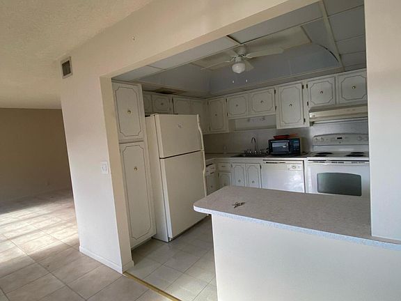 5th image of 103 Wellington M