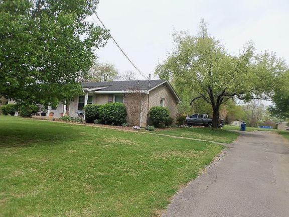2nd image of 104 Creekwood Dr