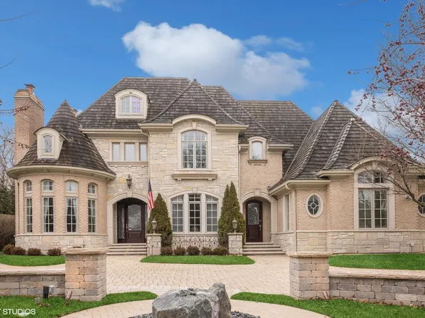 10 Sheffield Ln, Oak Brook, IL 60523