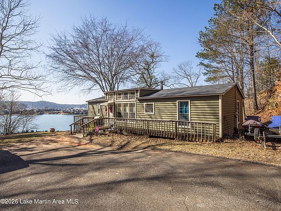 2nd image of 491 Oak Rd