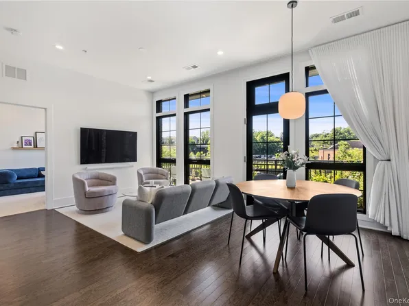 100 Legend Drive #206, Sleepy Hollow, NY 10591