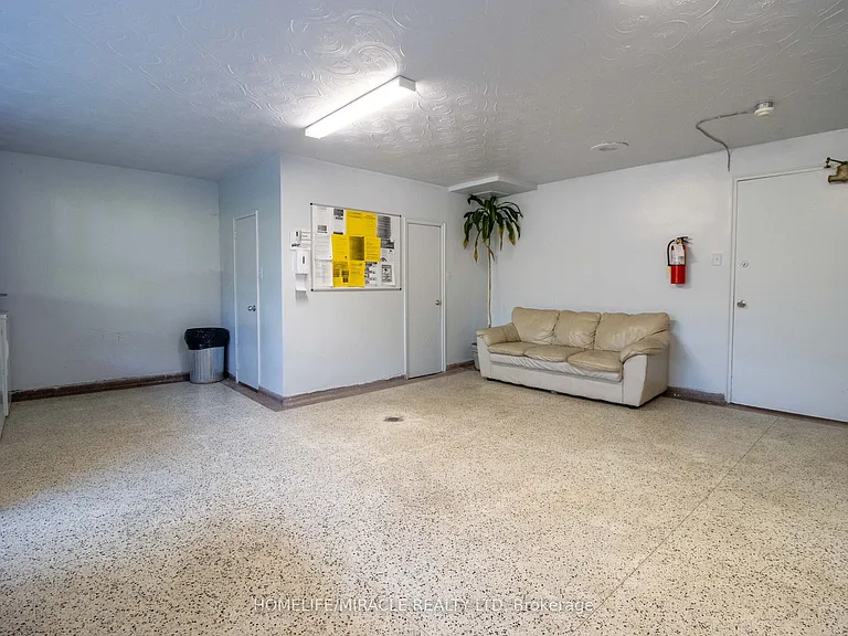 1651 Victoria Park Ave #204 — Photo 19