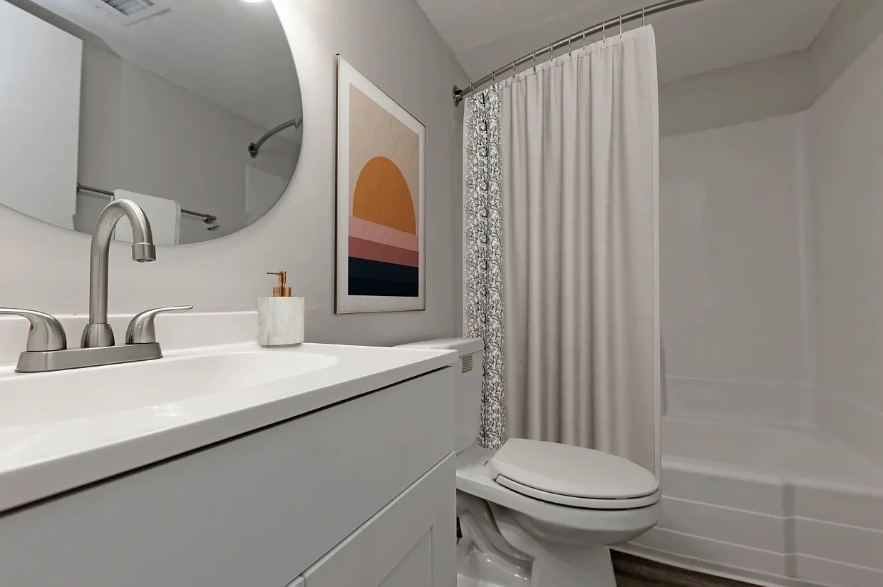 Cedarwood Apartments — Photo 4