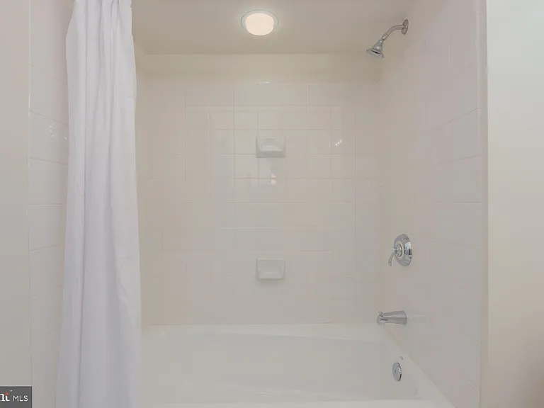 720 Potomac St — Photo 37