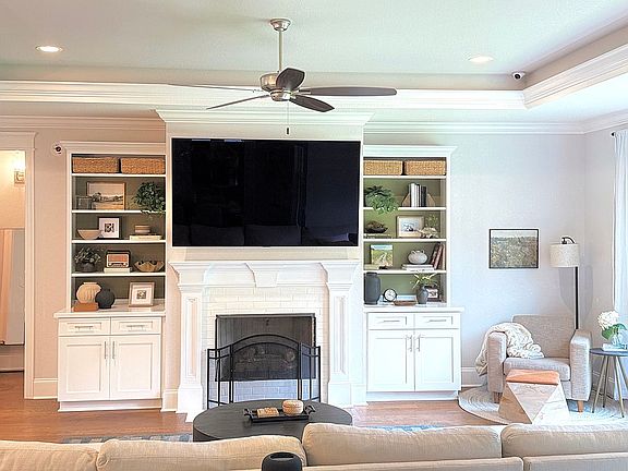 4th image of 8516 Castle Pine Dr