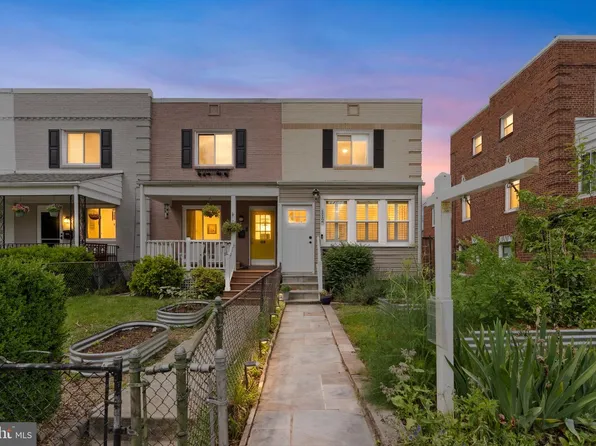 112 Lynhaven Dr, Alexandria, VA 22305